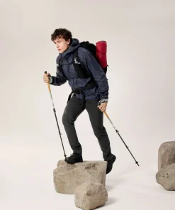 Arc'teryx Men's Beta SL Jacket Black Sapphire