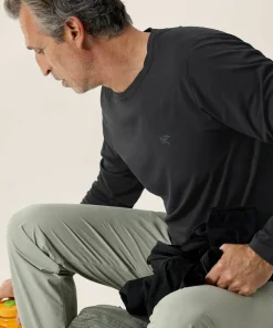 Arc'teryx Men's Cormac Crew Neck LS Black