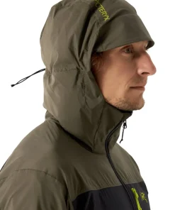 Arc'teryx Men's Squamish Hoody Spotlight