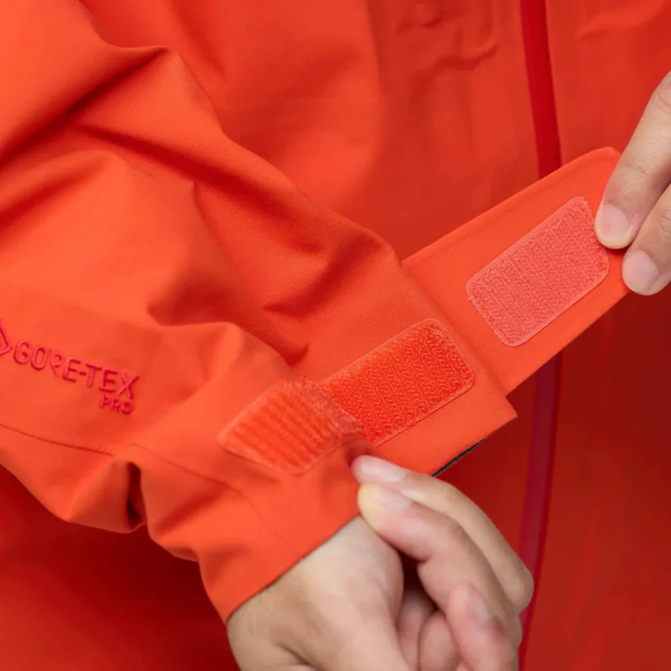 Fjällräven Men's Bergtagen GORE-TEX Pro Jacket Flame Orange