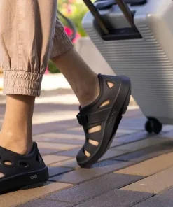 OOFOS Unisex Oocandoo Black