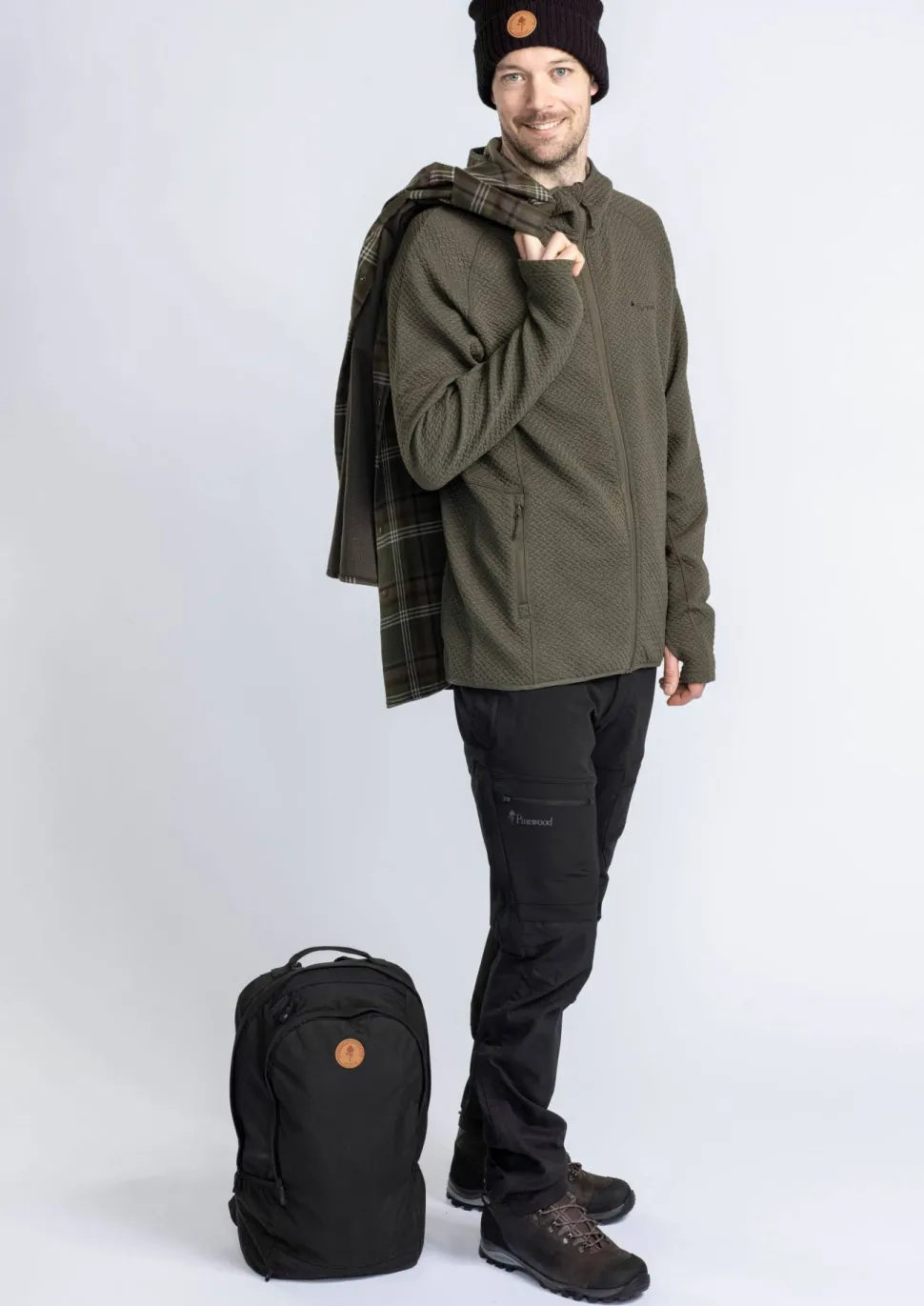 Pinewood Men's Everyday Travel Full Zip Sweater